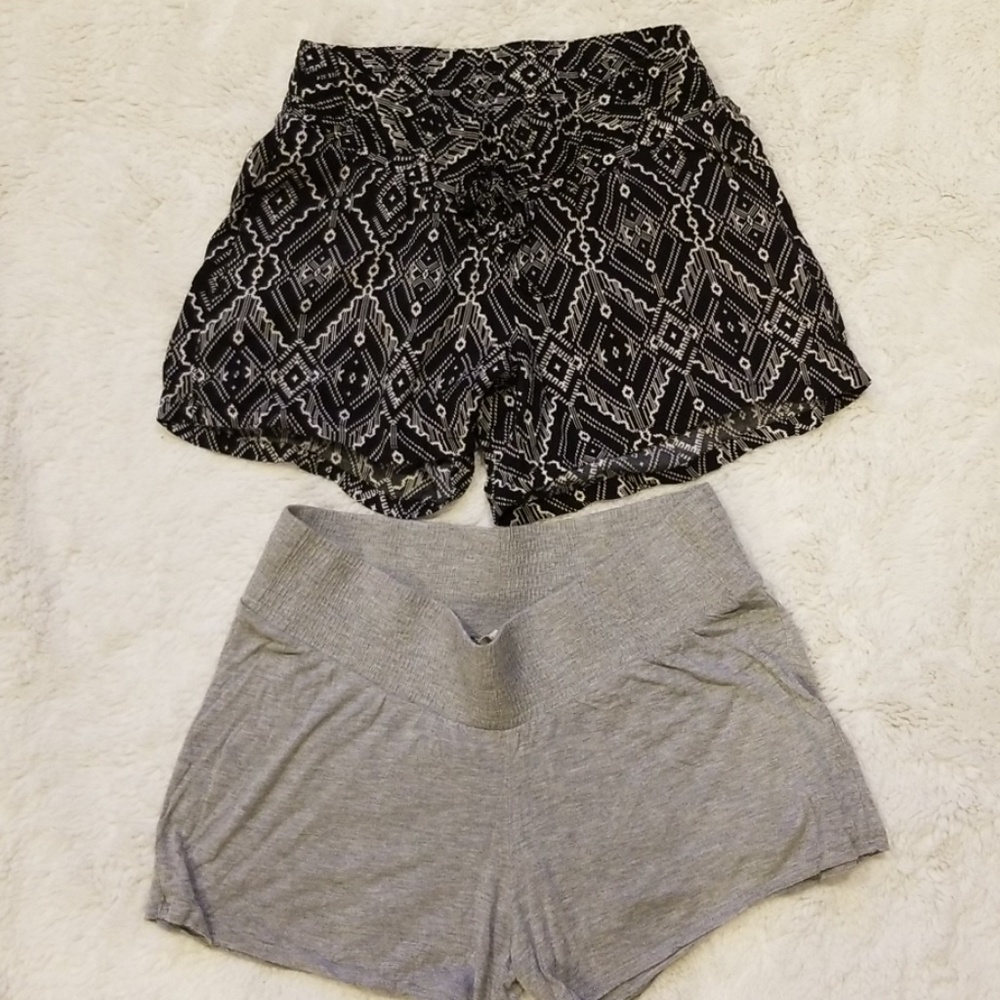 🌱 H&M Maternity shorts bundle